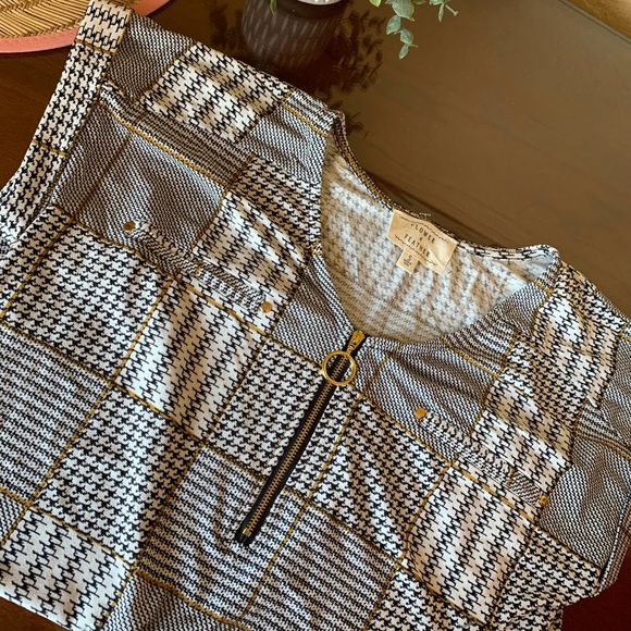 patterned blouse - Picture 2 of 3